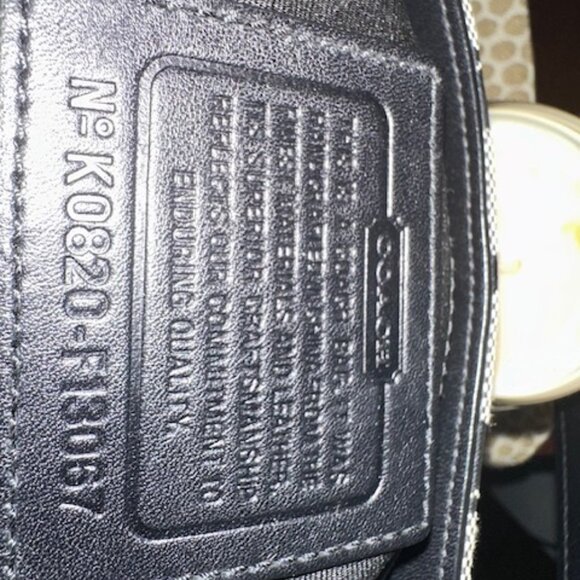 Coach Signature Canvas & Leather Hobo F13067 - Picture 5 of 5